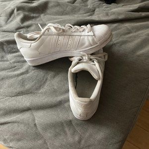 The adidas Superstar Sneaker ALL WHITE